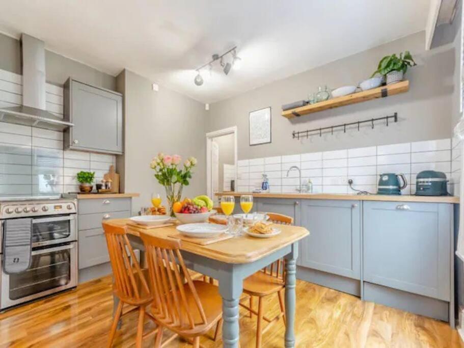Centre Of Cotswolds Apartment