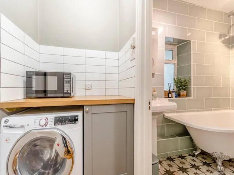 Centre Of Cotswolds Apartment